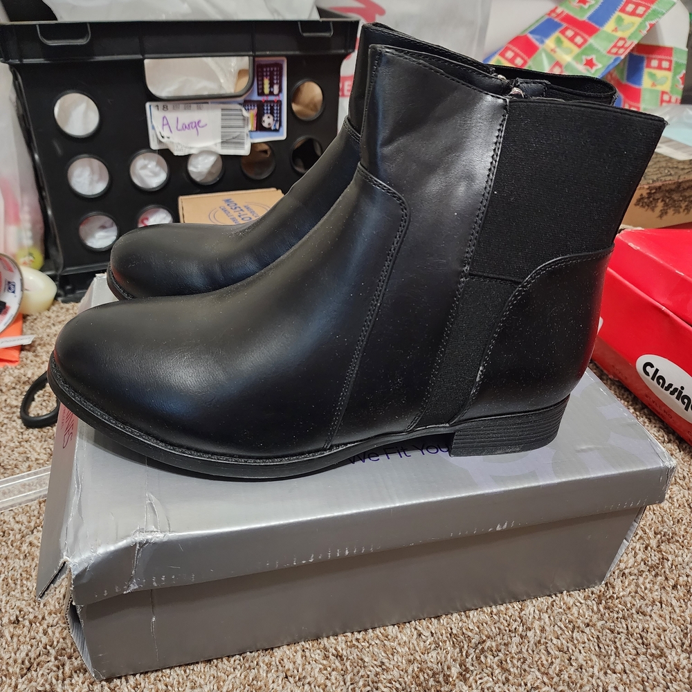 Catherines Black Ankle Boots Size 10 NWT